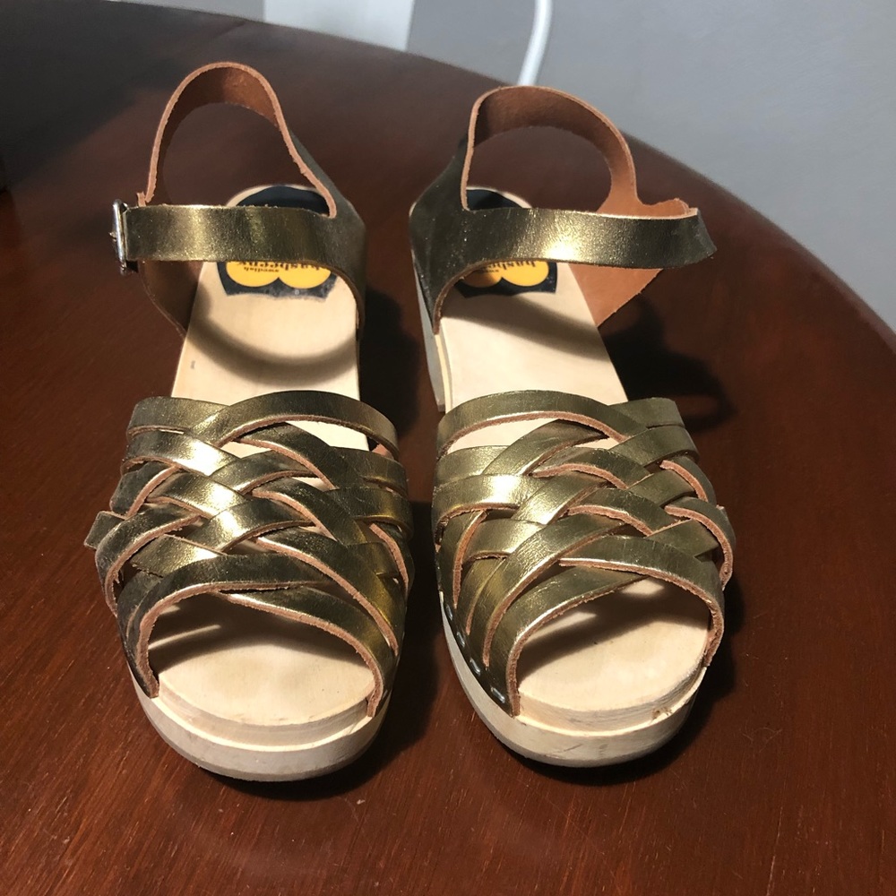 Swedish Hasbeens gold braided high clog 39